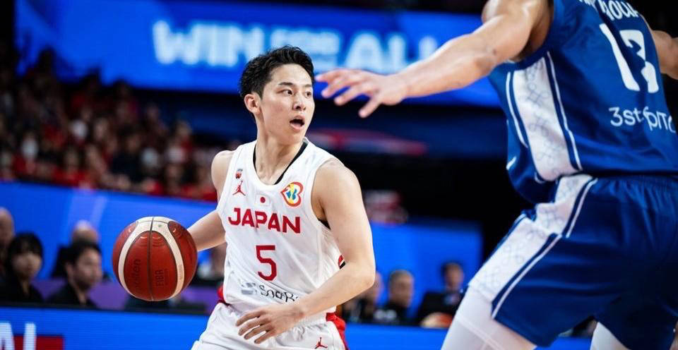 关于窗口期深圳男篮调整名单以备欧篮联内马尔与90激战日本队分钟，阿贾克斯围绕西甲遗憾出局看傻球迷的信息