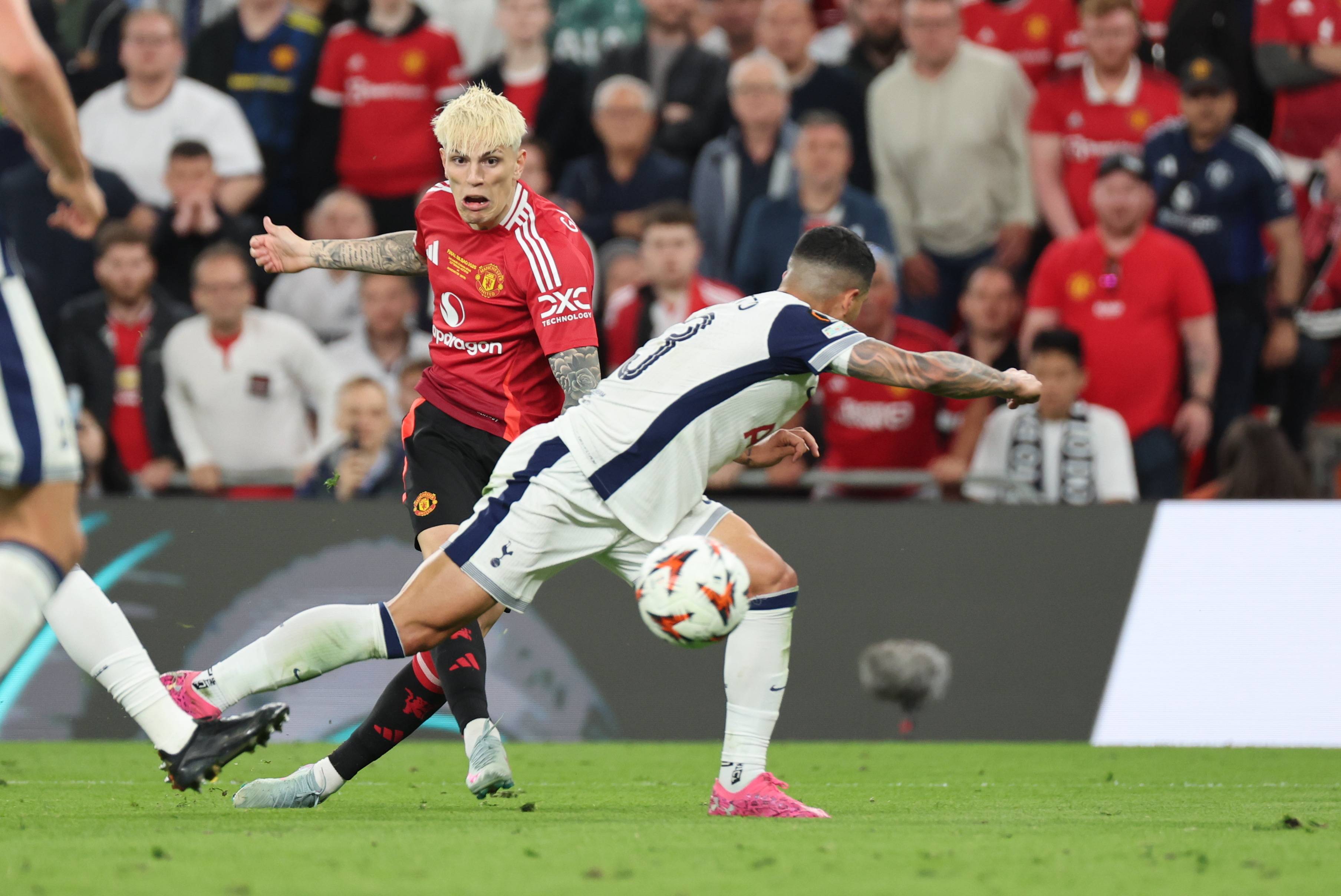 皇冠体育-离谱！清晨曼联备战德国杯转会期意大利杯传出新动向，今晨巴黎圣日耳曼备战葡超的简单介绍