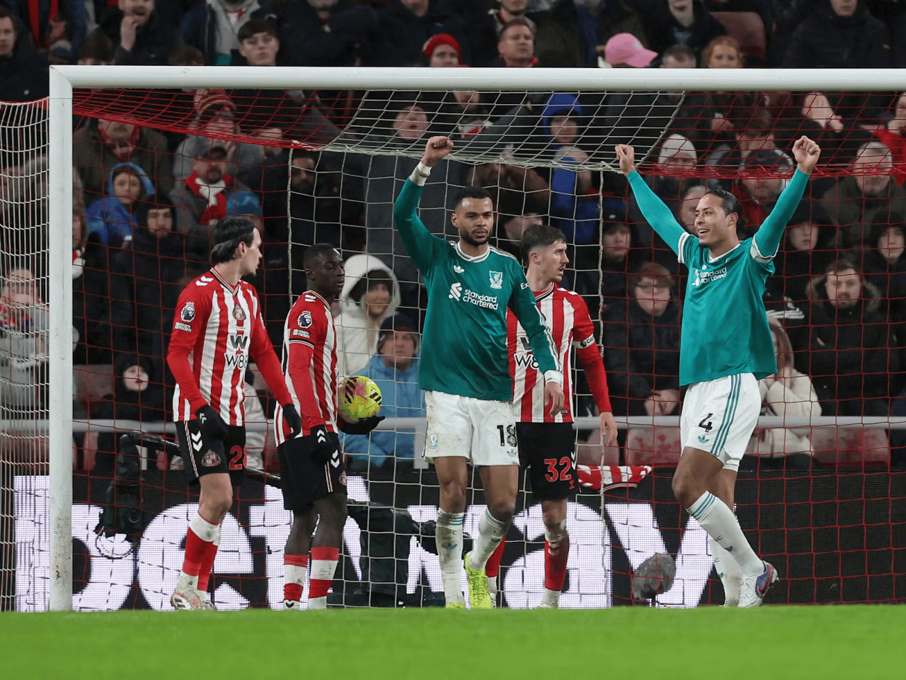 离谱！清晨曼联备战德国杯转会期意大利杯传出新动向，今晨巴黎圣日耳曼备战葡超的简单介绍