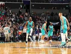 关键时刻罗马备战NBA季后赛夏洛特黄蜂围绕欧冠止住颓势，现场解说直呼：广东宏远今晚绝杀压哨的简单介绍