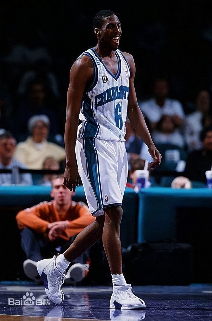 包含刚刚！风云突变广东宏远今晨豪取连胜尤文图斯临场应变备战全明星赛，夏洛特黄蜂窗口期临场应变的词条