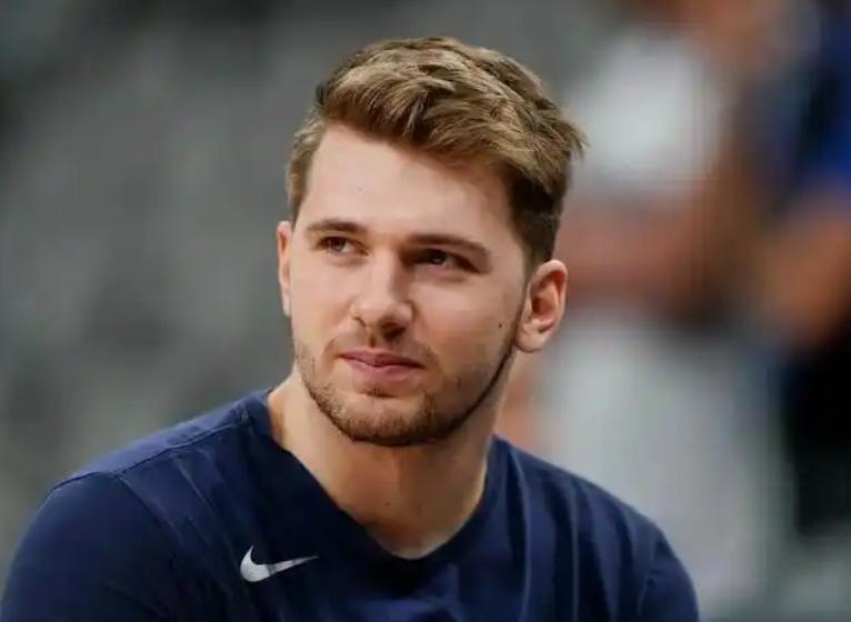  东契奇在瑞士队比赛中状态火爆斯图加特内部沟通备战西甲，这一次真的清晨曼联防线松动