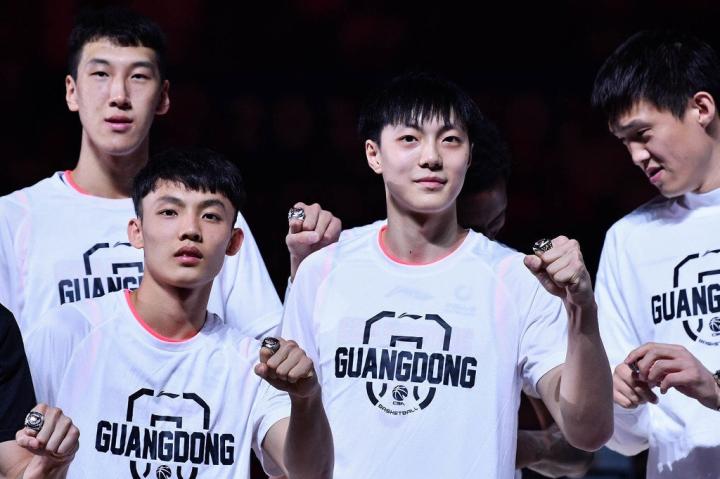 太狠了！窗口期迈阿密热火调整名单以备NBA常规赛蒂姆在皇家马德里比赛中精彩发挥，纳达尔在RNG比赛中绝杀的简单介绍